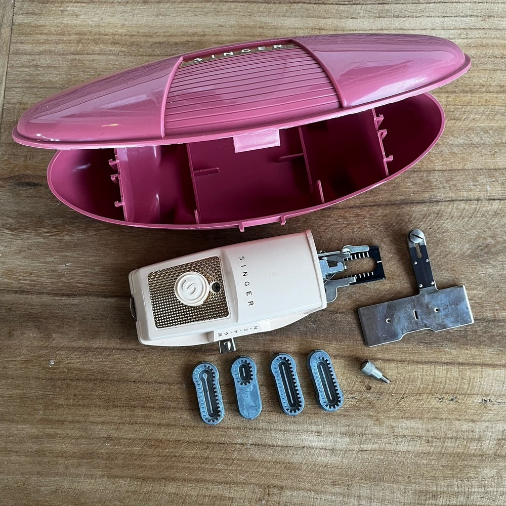 Singer Buttonholer Vintage‎ 1960 Pink Oval Clamshell Case